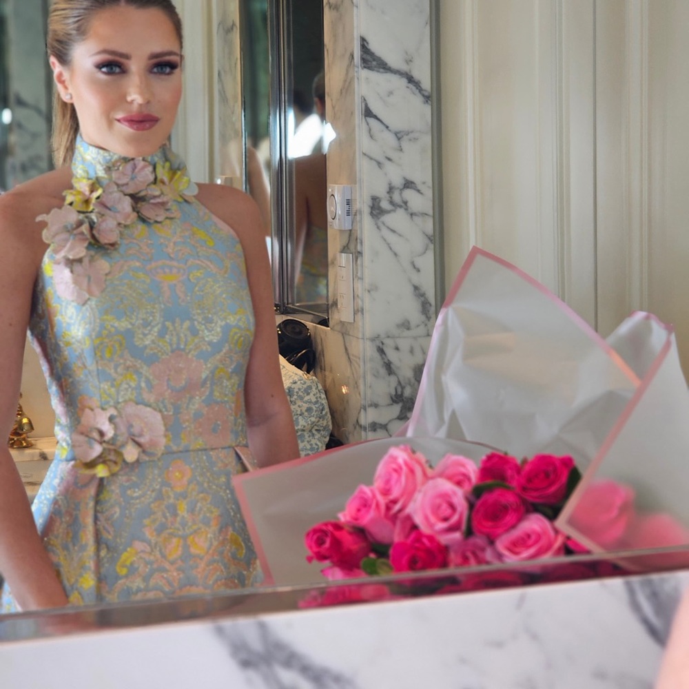 Elegant Floral Brocade Dress - Picture 3 of 6